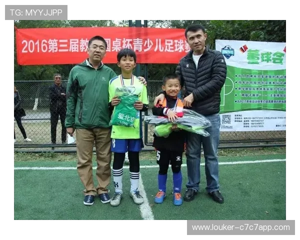 合肥足球球星成长历程与辉煌瞬间展现地方体育精神力量