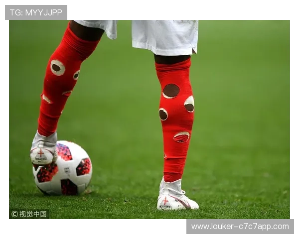 足球明星们最爱的球袜款式揭秘 让你轻松穿出赛场风采