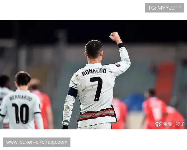 足球球星单刀球技术解析：如何在关键时刻突破防线把握进球机会